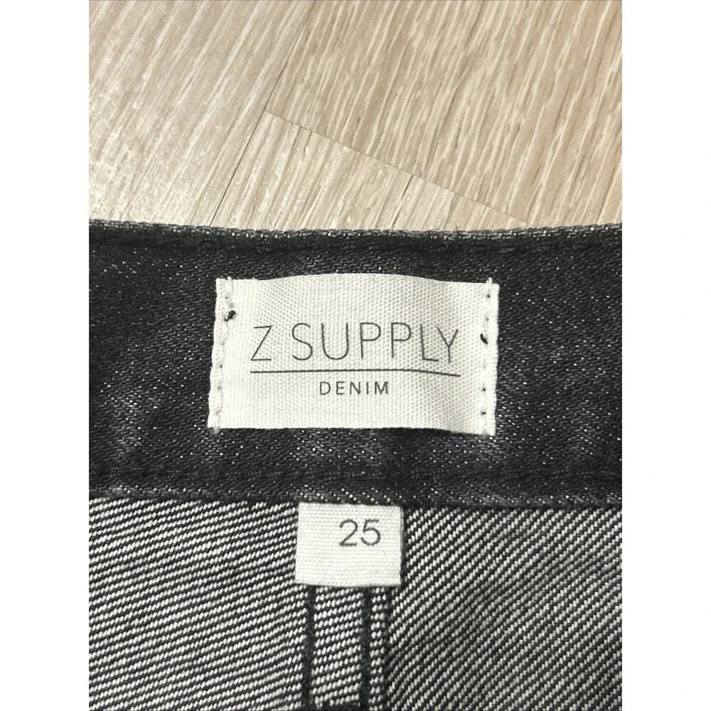 Z Supply NWT Everyday Hi Rise Black Denim Raw Hem Shorts - 4in Inseam - Sz 25